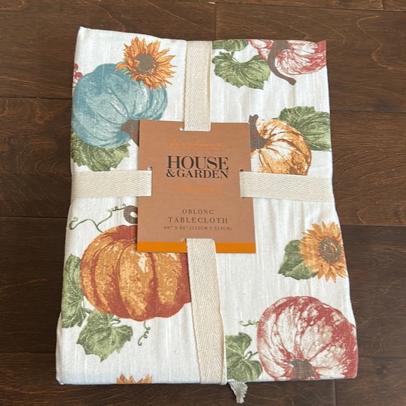 House & Garden Tablecloth 60”x84” Pumpkin Fall Thanksgiving New - Picture 1 of 3